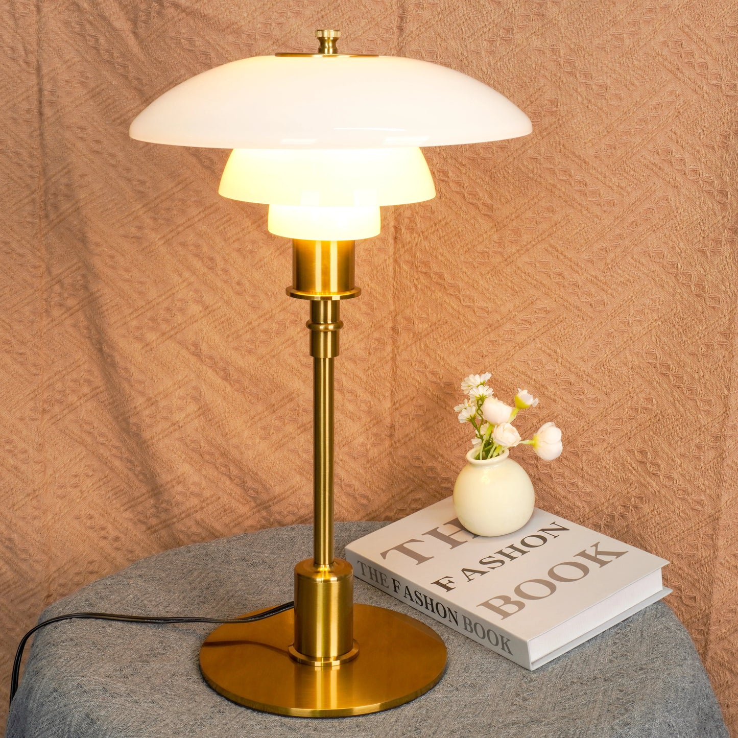 Lampe de Table Danoise en Verre – Élégance Moderne pour un Intérieur Raffiné