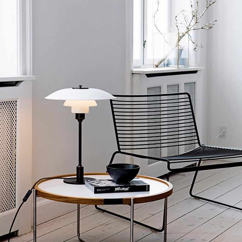 Lampe de Table Danoise en Verre – Élégance Moderne pour un Intérieur Raffiné
