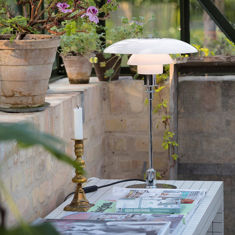 Lampe de Table Danoise en Verre – Élégance Moderne pour un Intérieur Raffiné