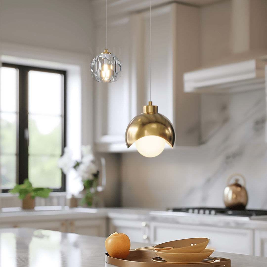 Suspension Moderne en Fer et Cristal Finition Or