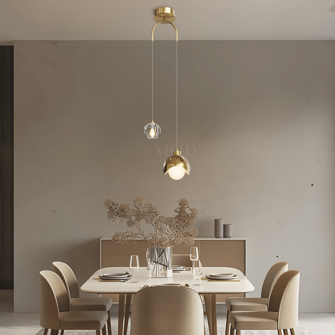 Suspension Moderne en Fer et Cristal Finition Or