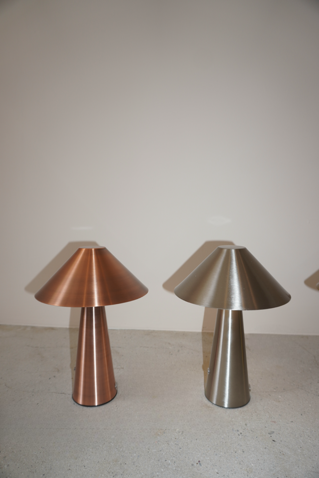 Lampe Sans Fil Marké, Métal Rechargeable, Portable