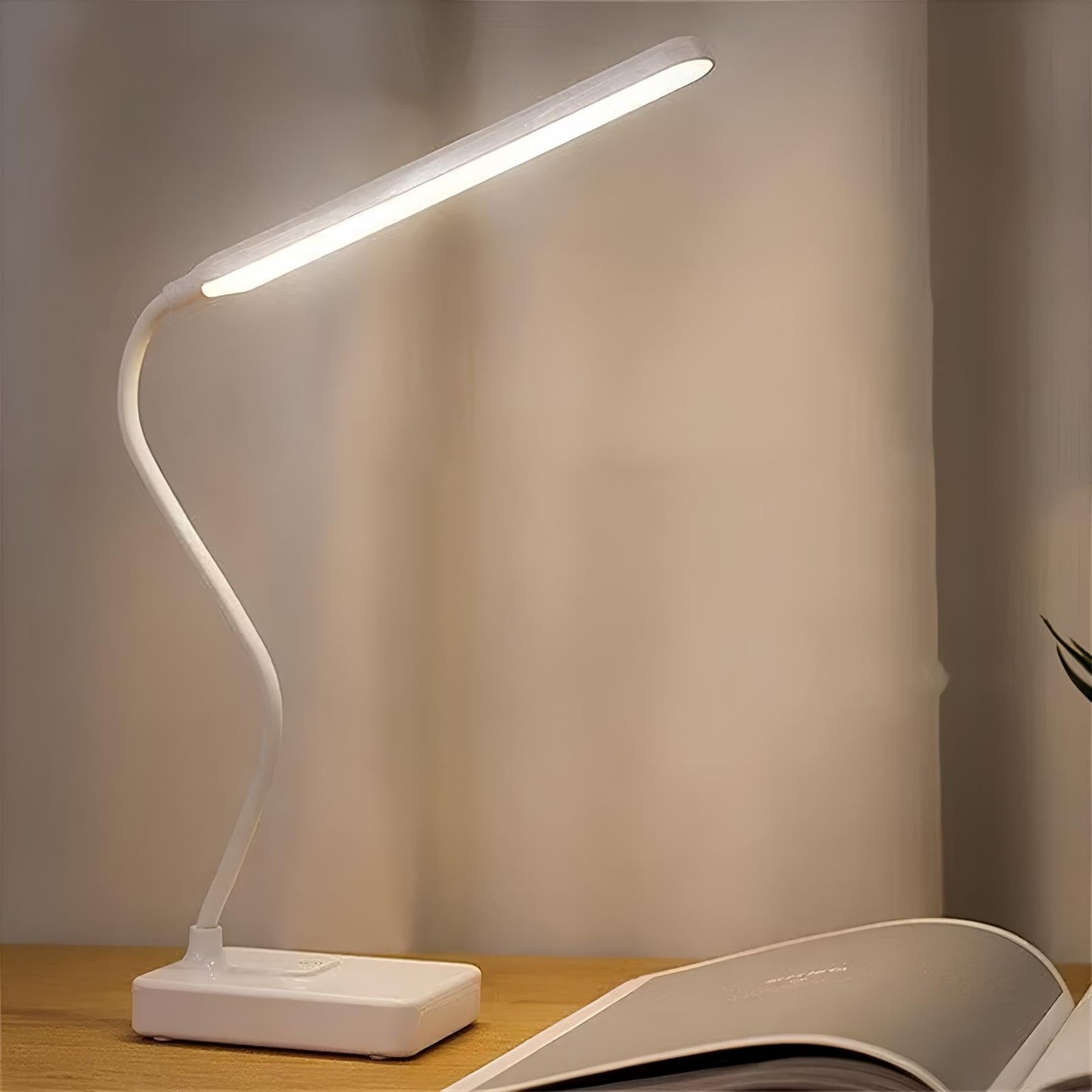 Lampe de Bureau Flexible – Rechargeable ou sur Secteur – Luminosité Réglable