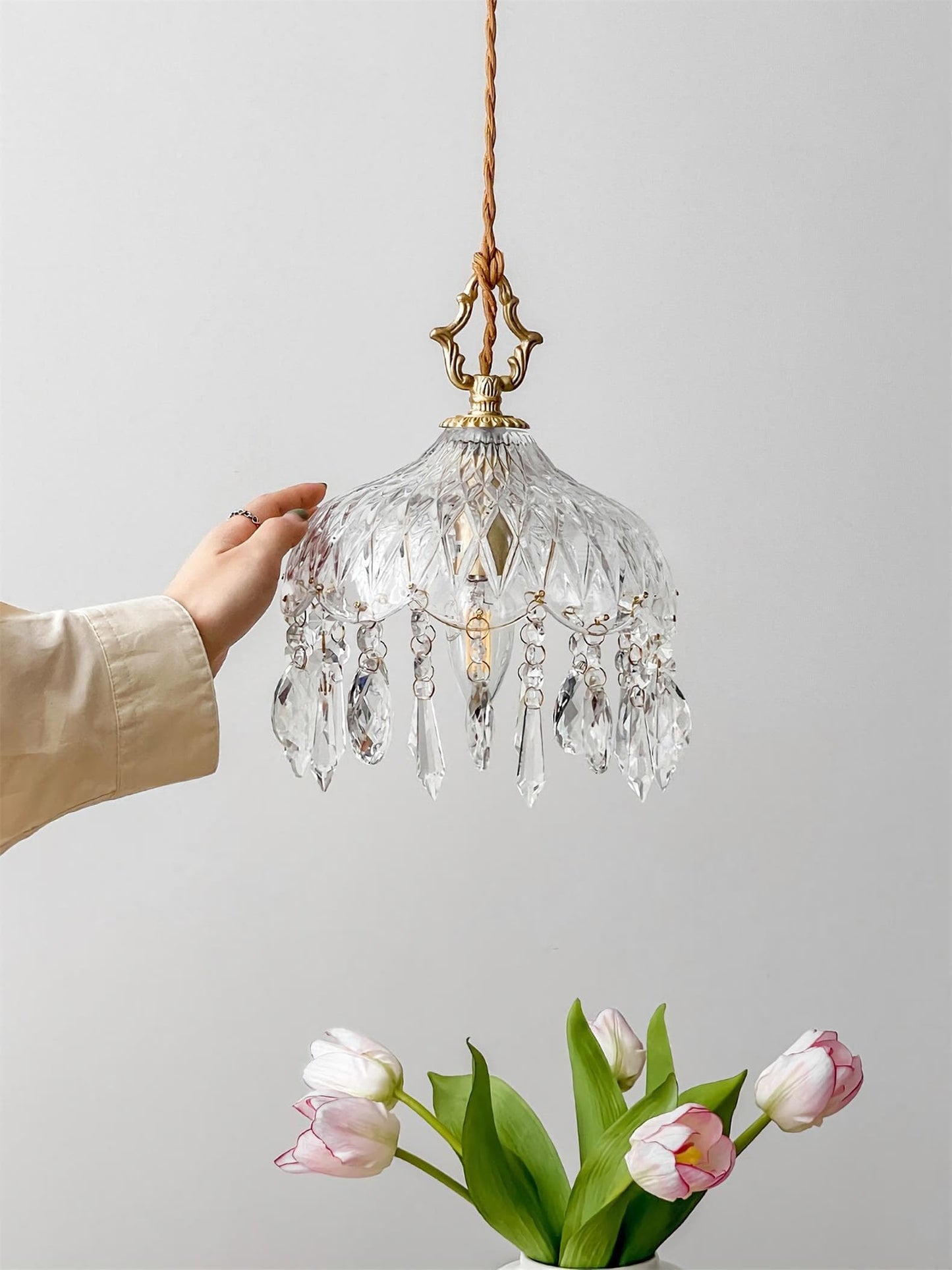 Suspension Vintage en Verre Sculpté et Laiton – E27