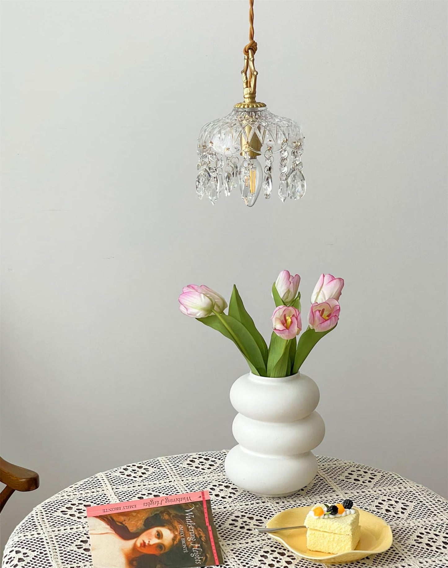 Suspension Vintage en Verre Sculpté et Laiton – E27