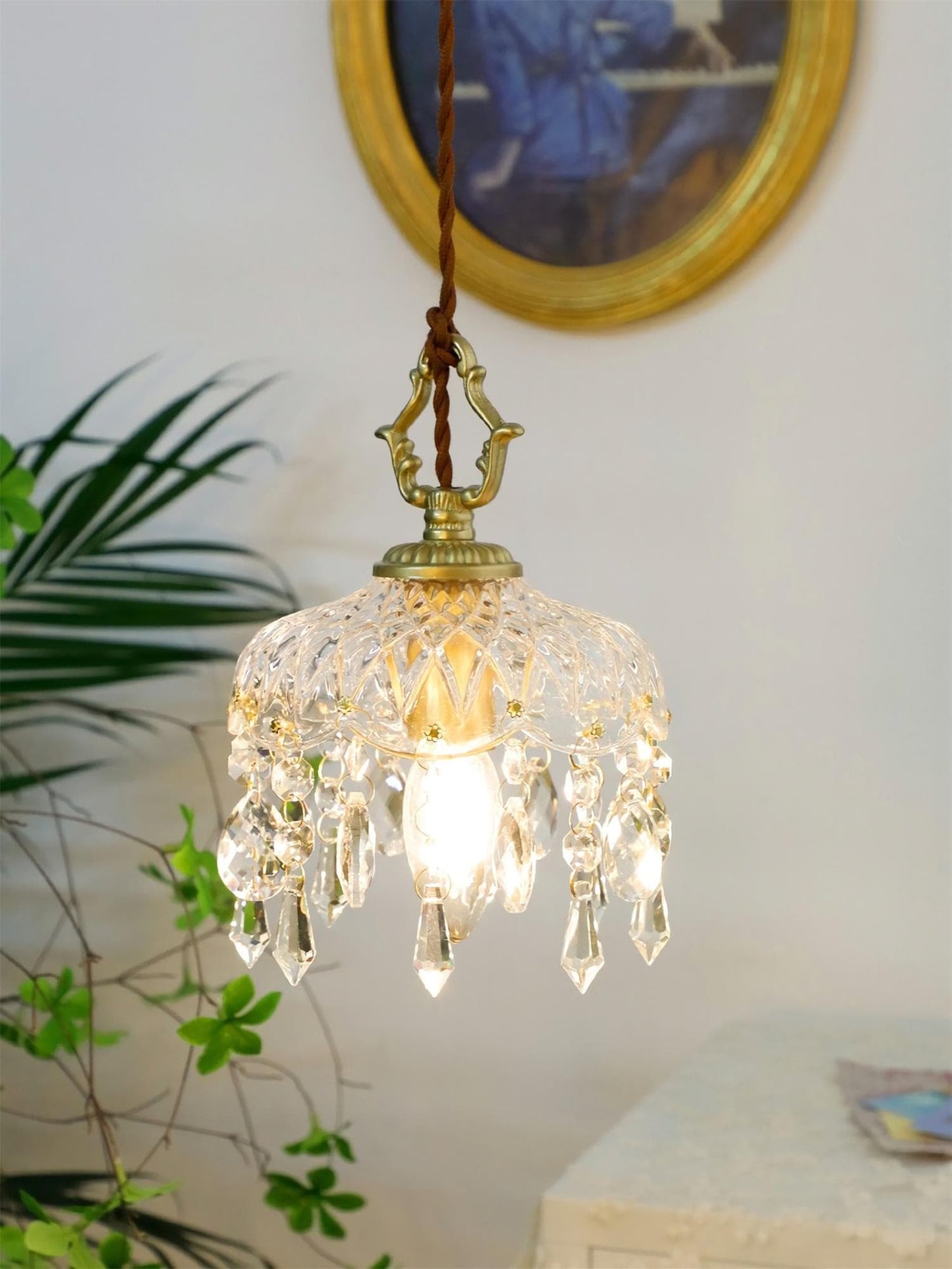 Suspension Vintage en Verre Sculpté et Laiton – E27