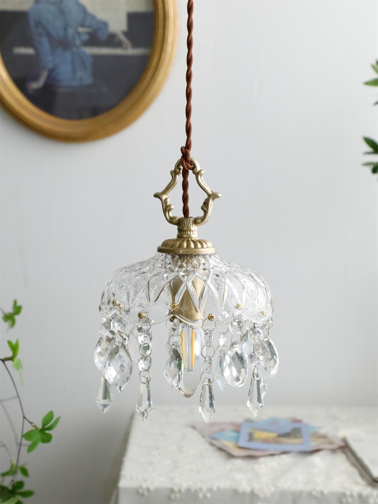Suspension Vintage en Verre Sculpté et Laiton – E27