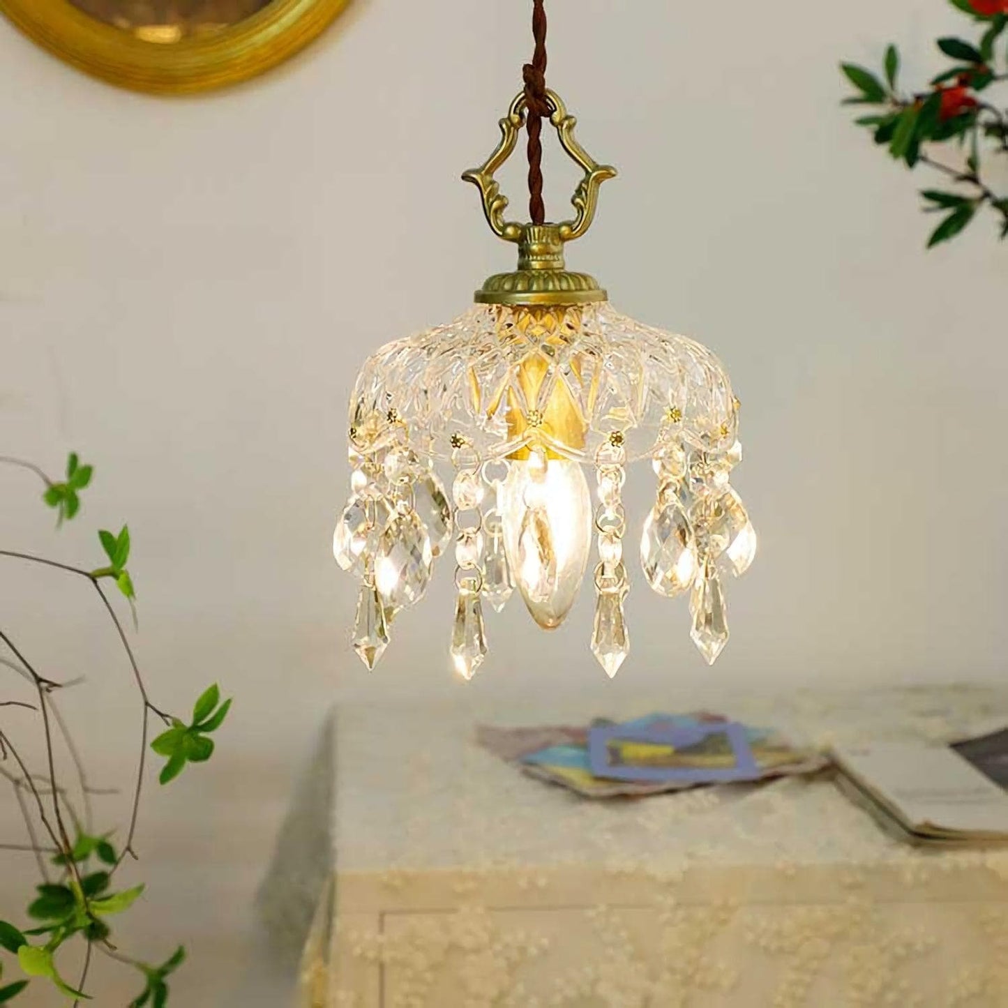 Suspension Vintage en Verre Sculpté et Laiton – E27