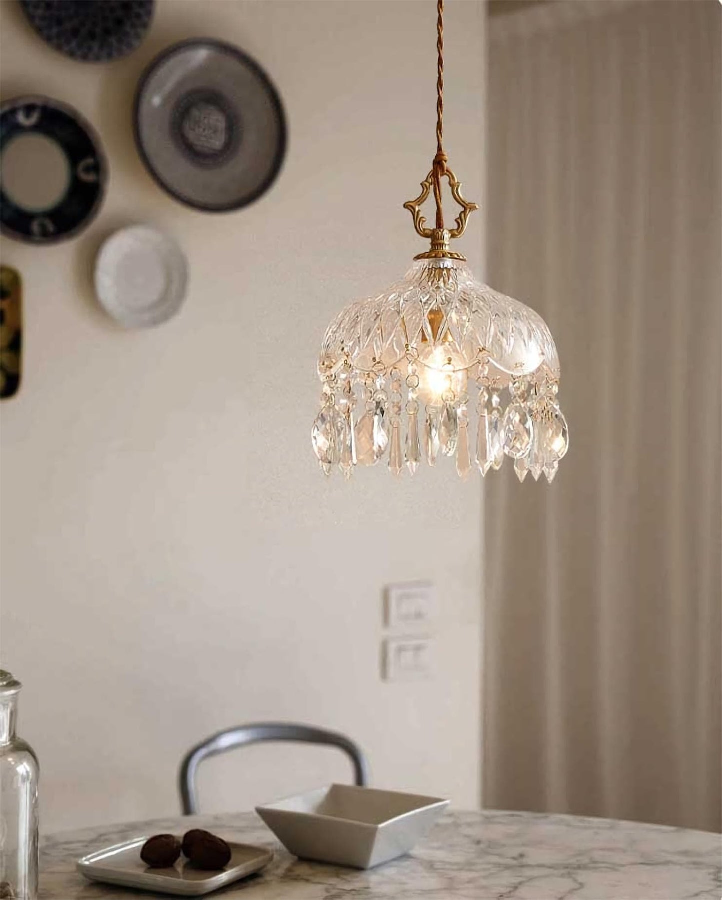 Suspension Vintage en Verre Sculpté et Laiton – E27