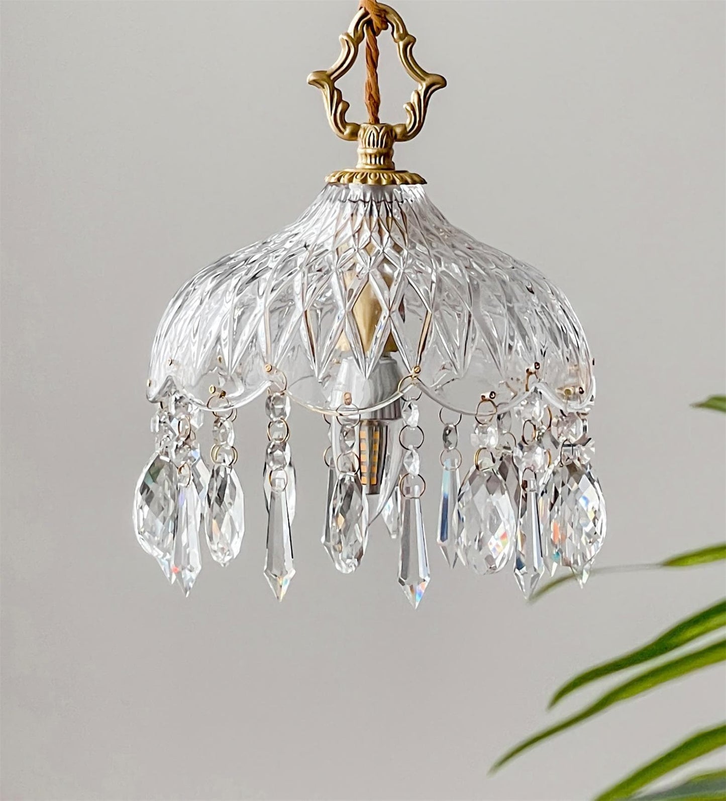 Suspension Vintage en Verre Sculpté et Laiton – E27