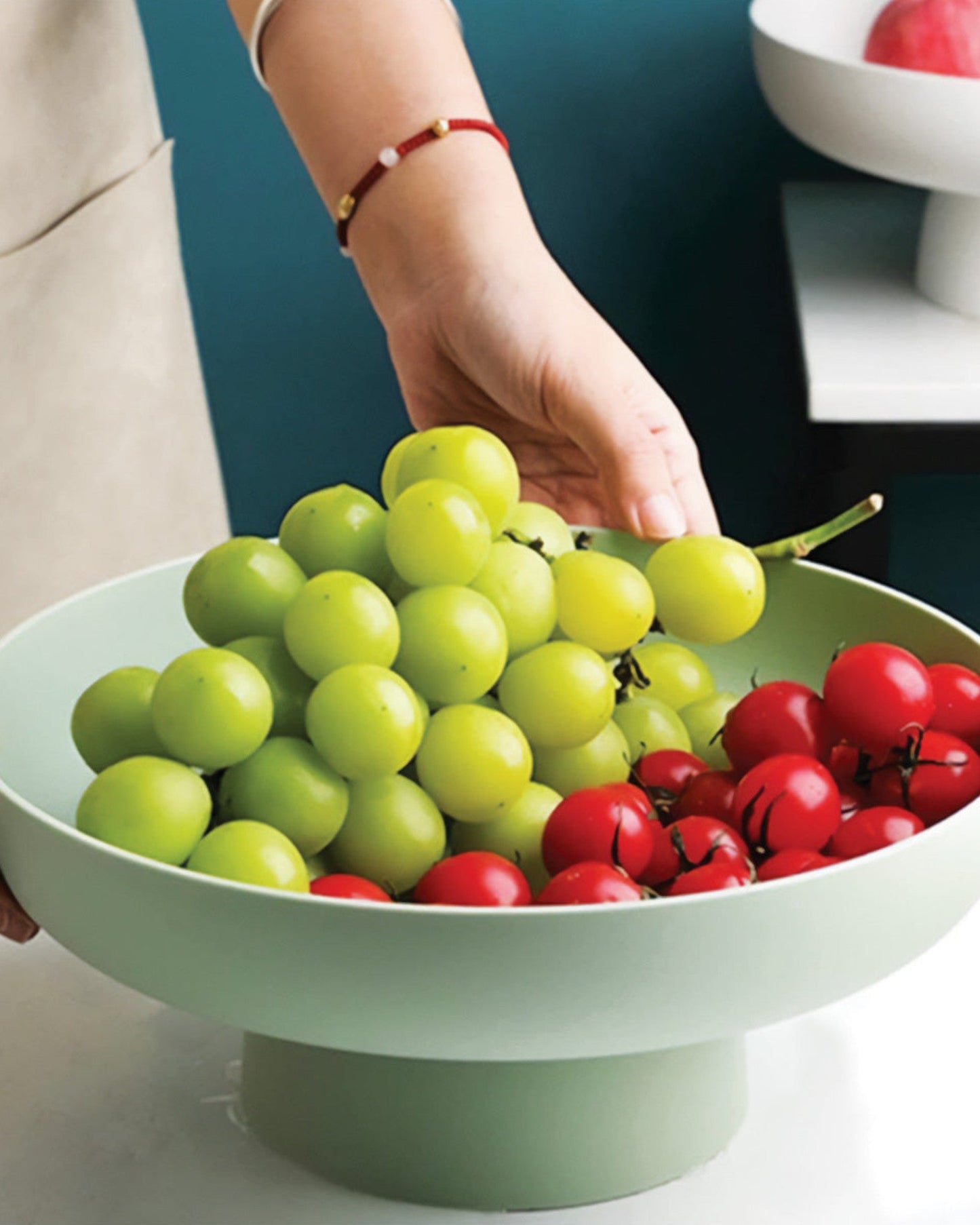Bol Rond Coloré en Plastique – Élégance Moderne et Touche Décorative