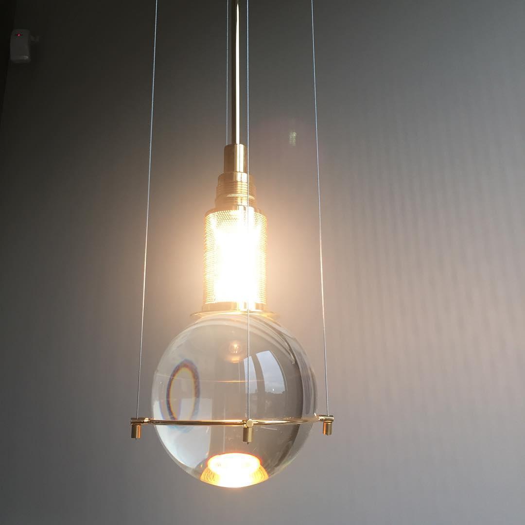 Suspension Globe Cristal – Laiton Doré Moderne