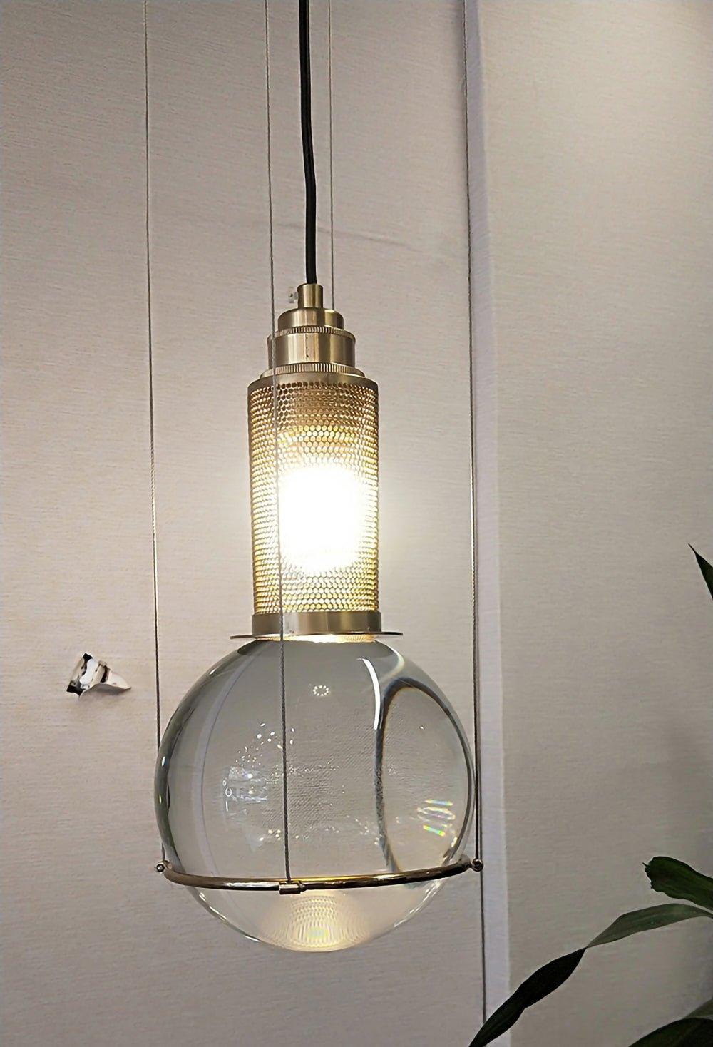 Suspension Globe Cristal – Laiton Doré Moderne