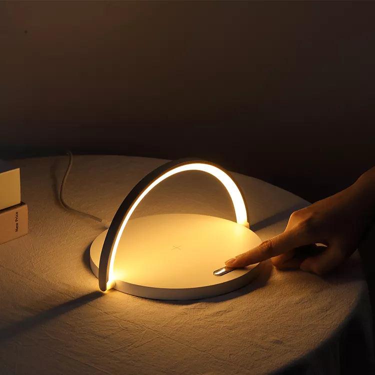 Station 3-en-1 Sans Fil avec Lampe LED et Support Téléphone – PowerDock Épuré pour Bureau