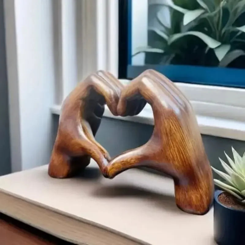 Sculpture de Coeur en Bois – Décoration Intérieure Élégante et Romantique