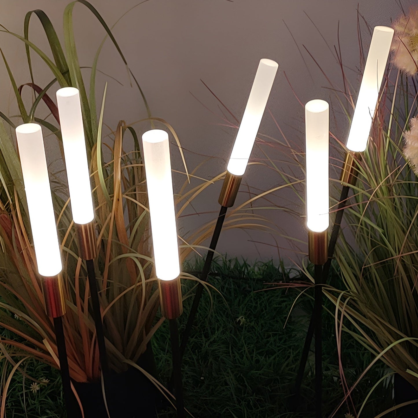 Lampes Extérieures Solaires Modernes – Éclairage Écologique et Élégant pour Jardin et Balcon