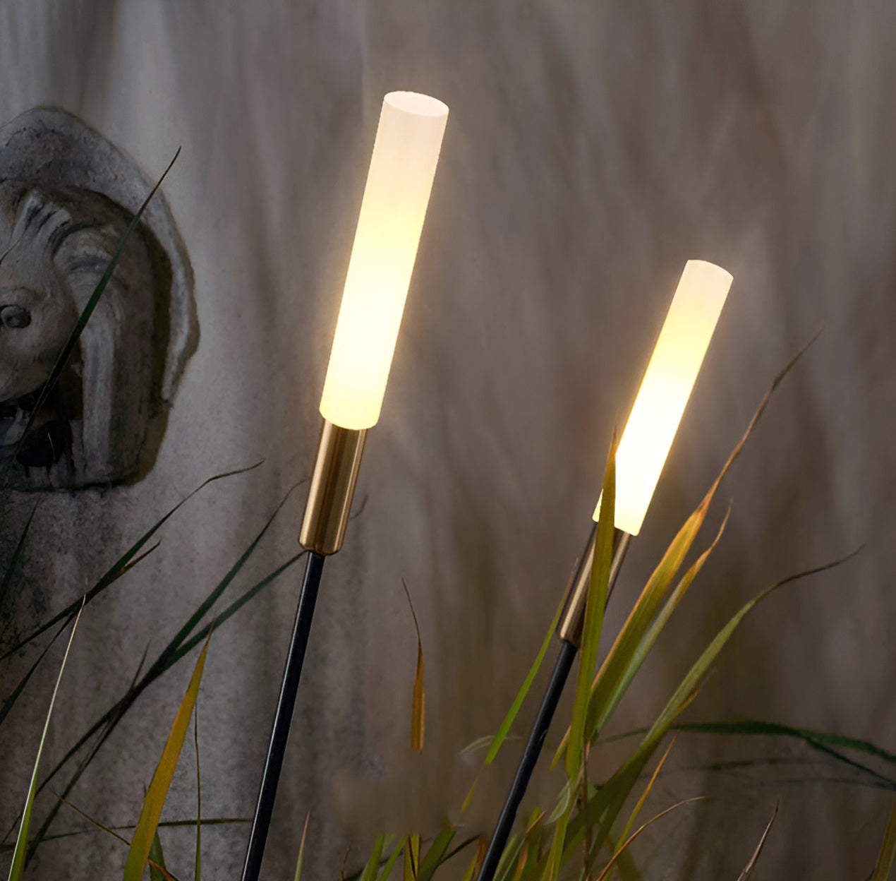 Lampes Extérieures Solaires Modernes – Éclairage Écologique et Élégant pour Jardin et Balcon