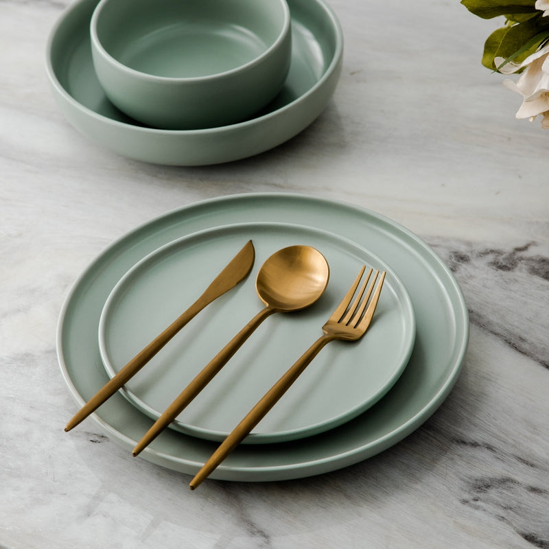 Set de couverts minimaliste - Élégance et Simplicité pour Votre Table
