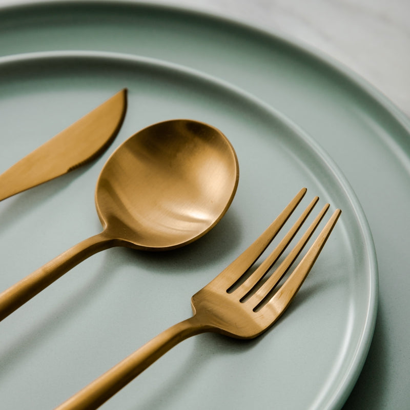 Set de couverts minimaliste - Élégance et Simplicité pour Votre Table