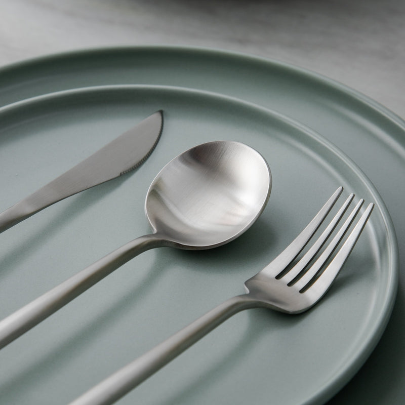 Set de couverts minimaliste - Élégance et Simplicité pour Votre Table