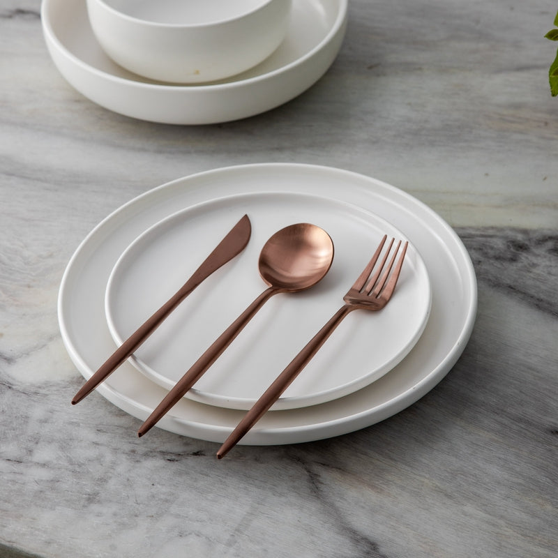Set de couverts minimaliste - Élégance et Simplicité pour Votre Table