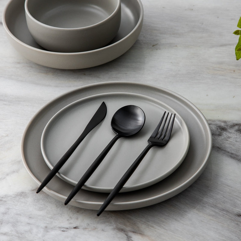 Set de couverts minimaliste - Élégance et Simplicité pour Votre Table