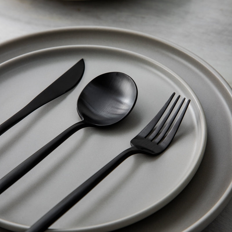 Set de couverts minimaliste - Élégance et Simplicité pour Votre Table