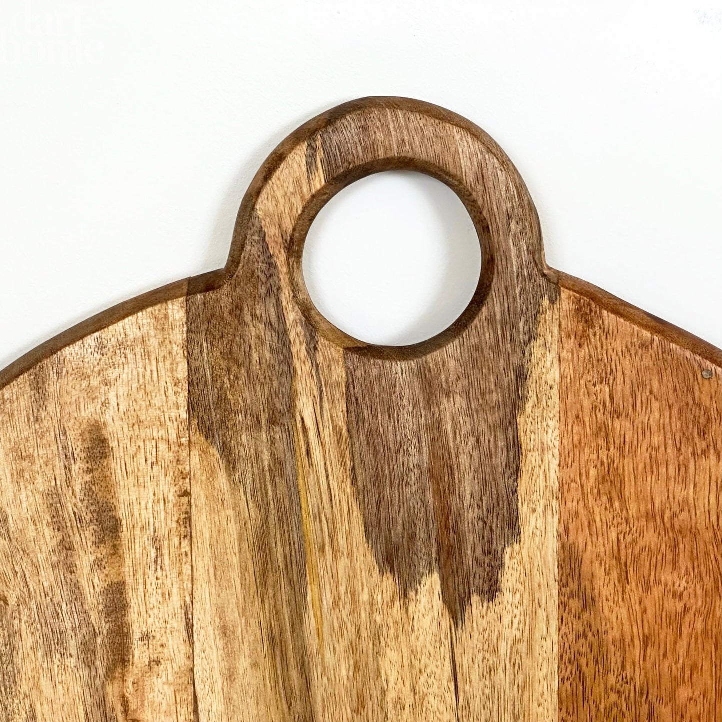 Planche à Découper Bois de Manguier avec Anneau