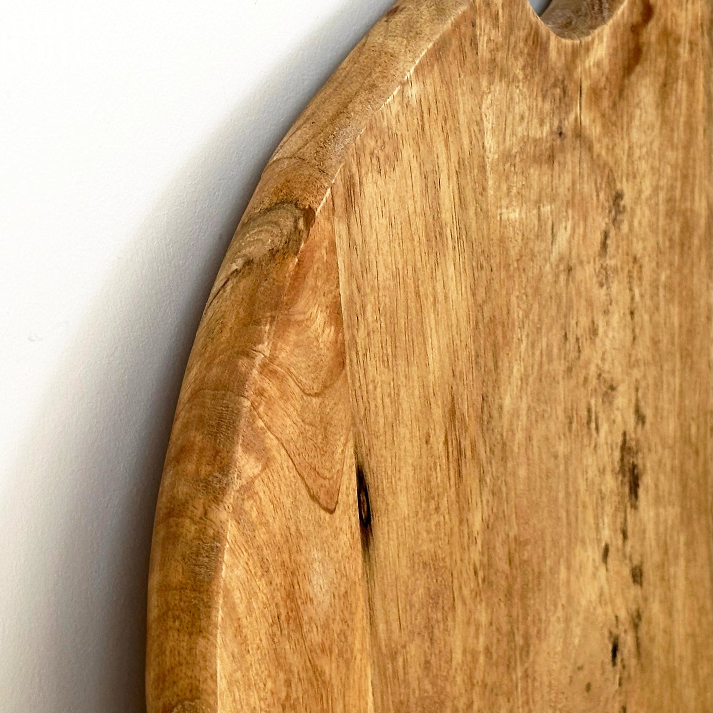 Planche à Découper Bois de Manguier avec Anneau