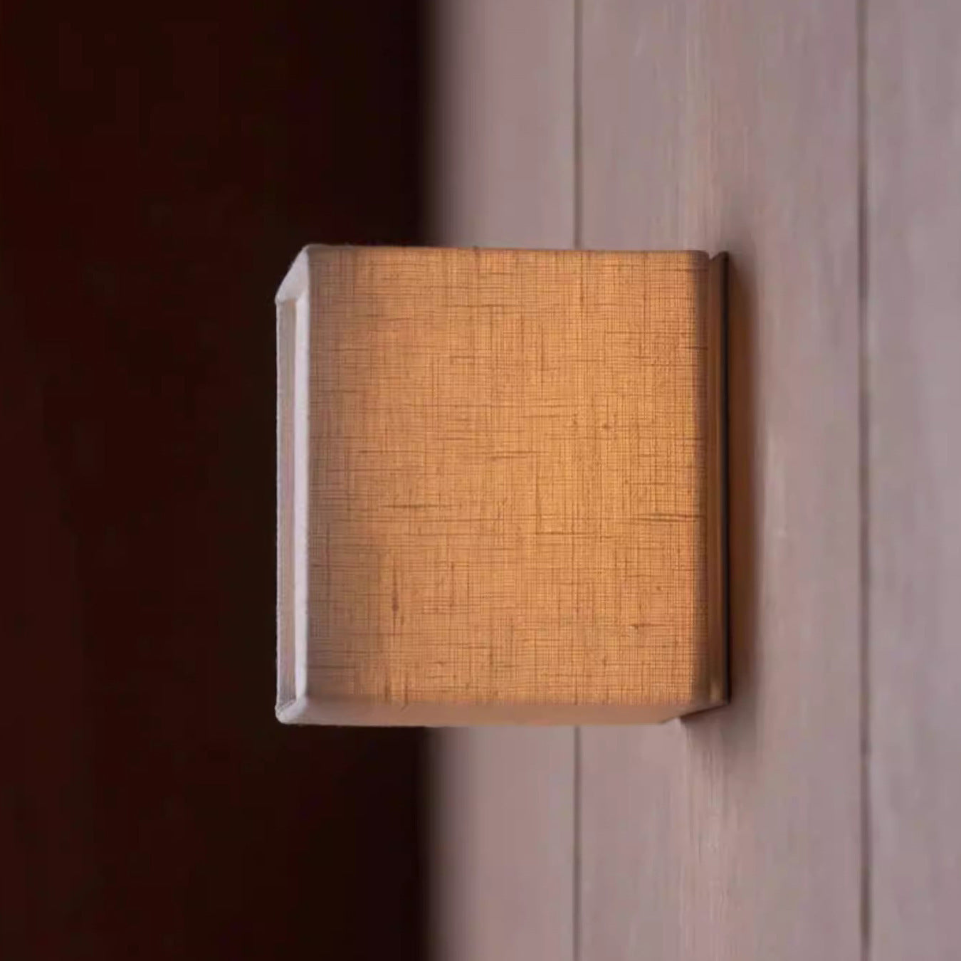Applique Murale Carrée Style Japonais – Élégance Minimaliste et Lumière Apaisante