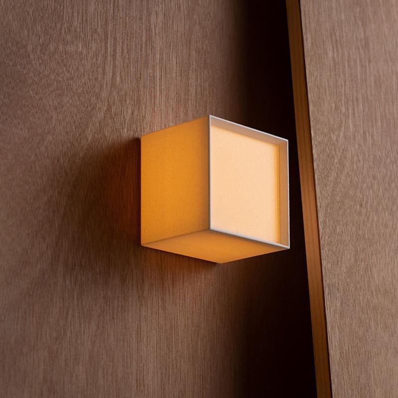 Applique Murale Carrée Style Japonais – Élégance Minimaliste et Lumière Apaisante