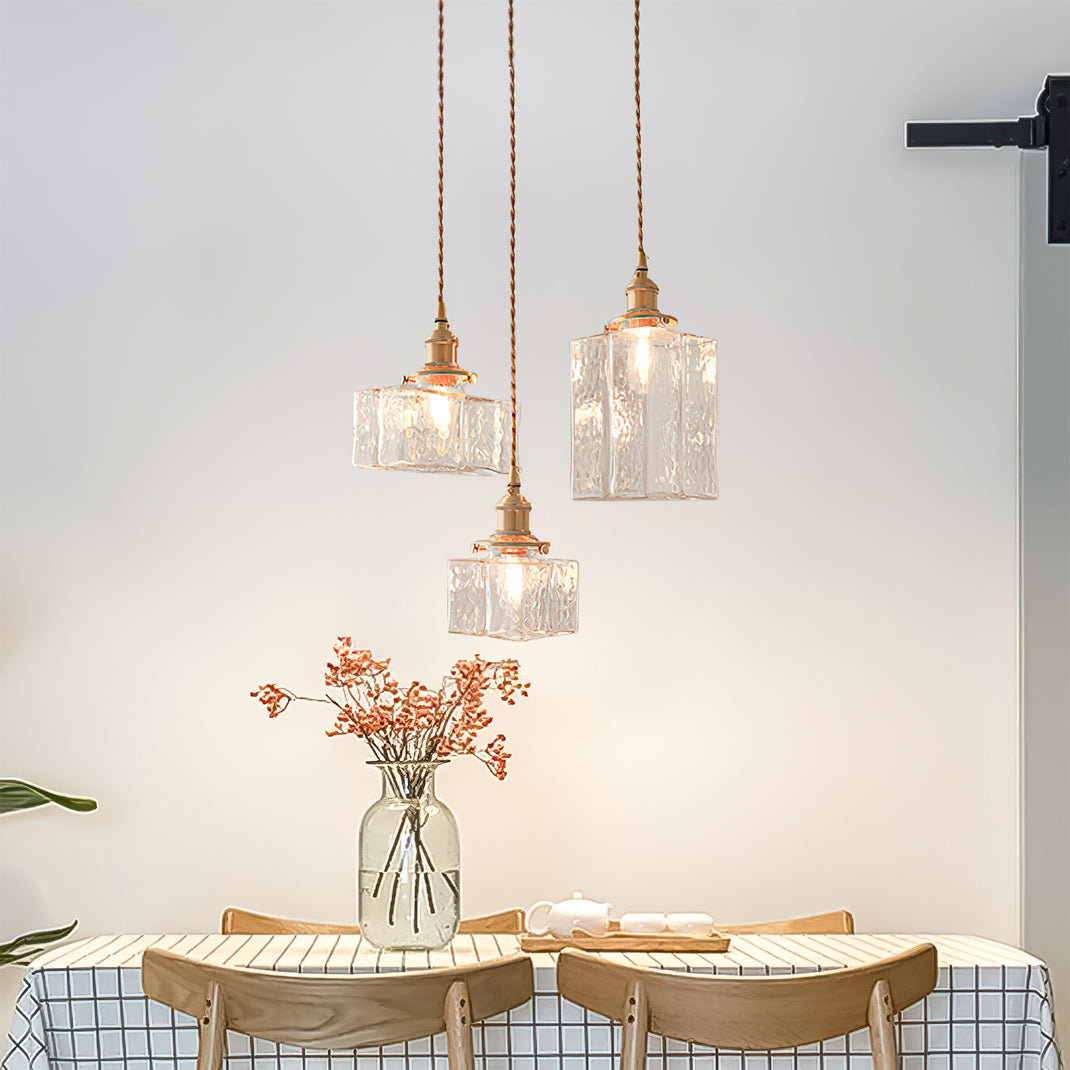 Suspension Jewel en verre martelé et laiton – éclat raffiné