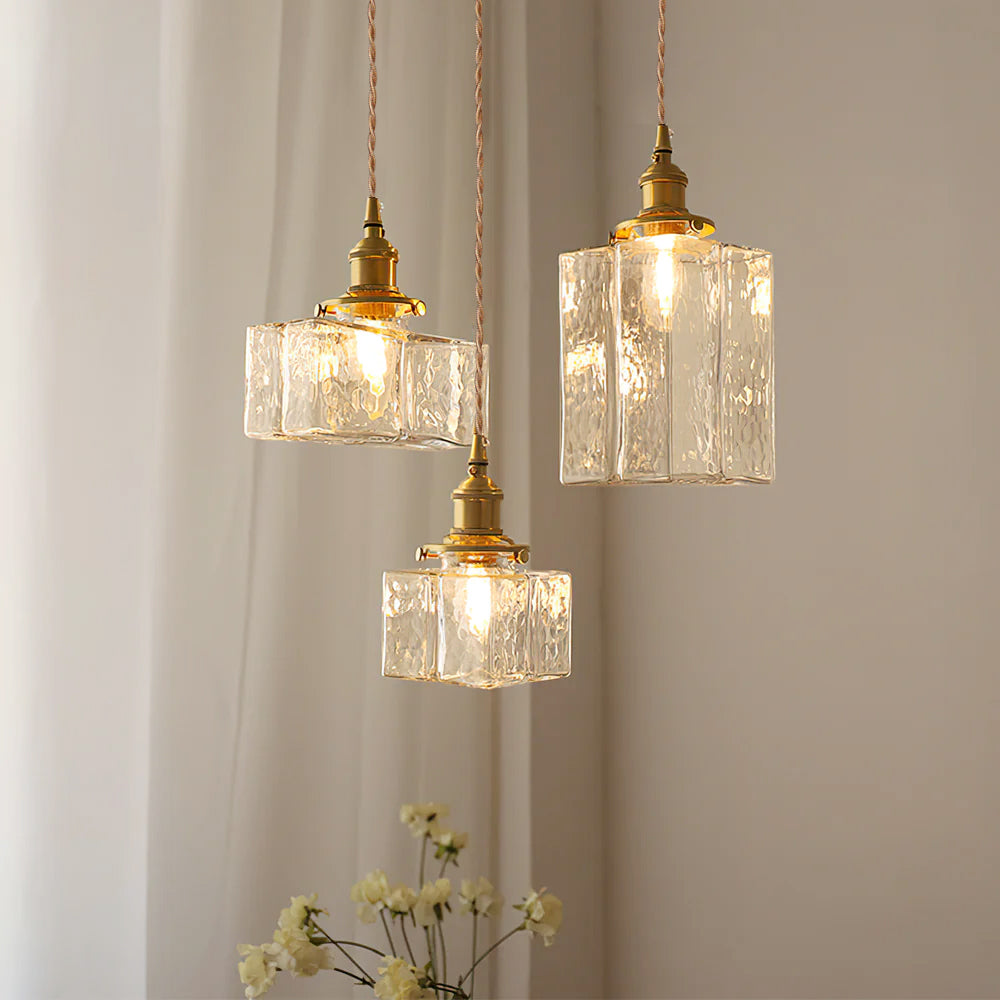 Suspension Jewel en verre martelé et laiton – éclat raffiné