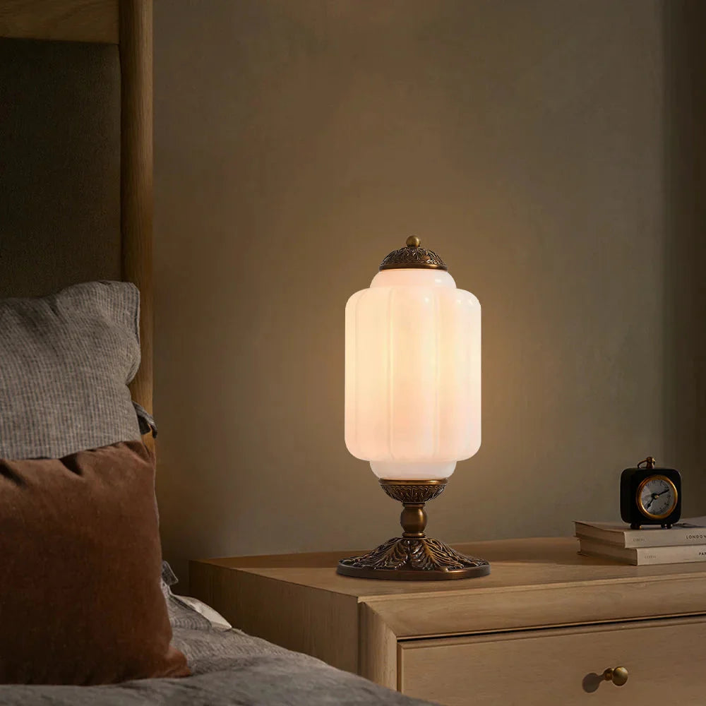 Lampe Eloise Vintage en Verre Opalin, Laiton Sculpté, H38cm