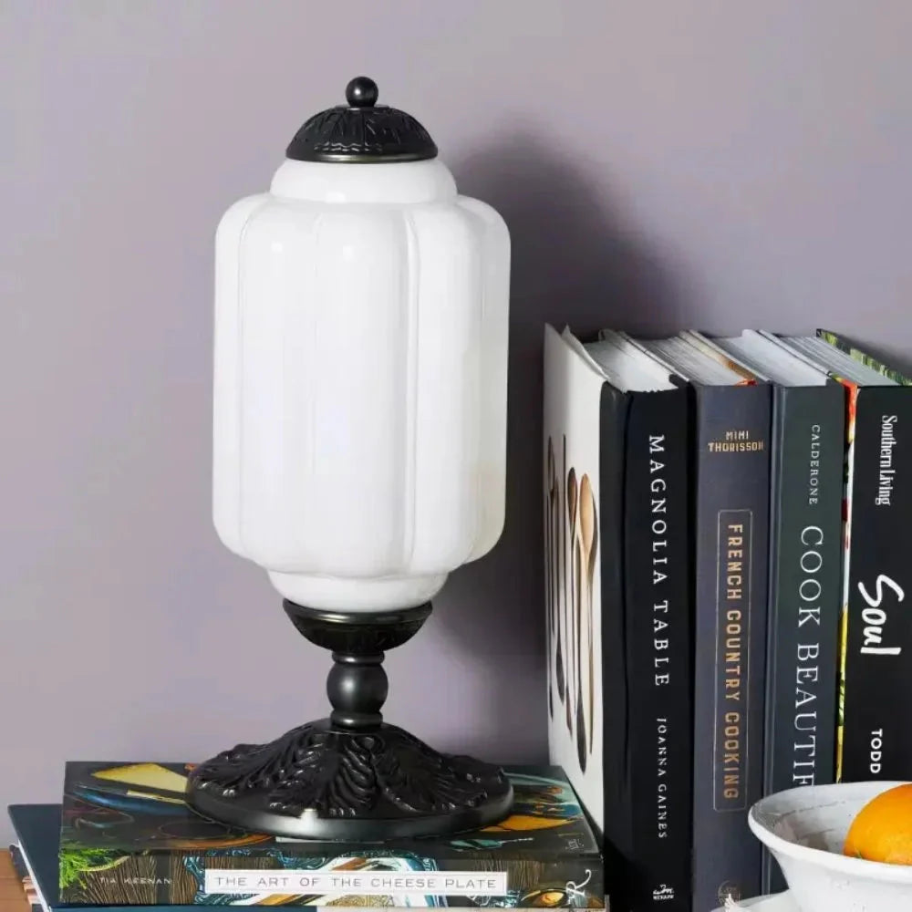 Lampe Eloise Vintage en Verre Opalin, Laiton Sculpté, H38cm