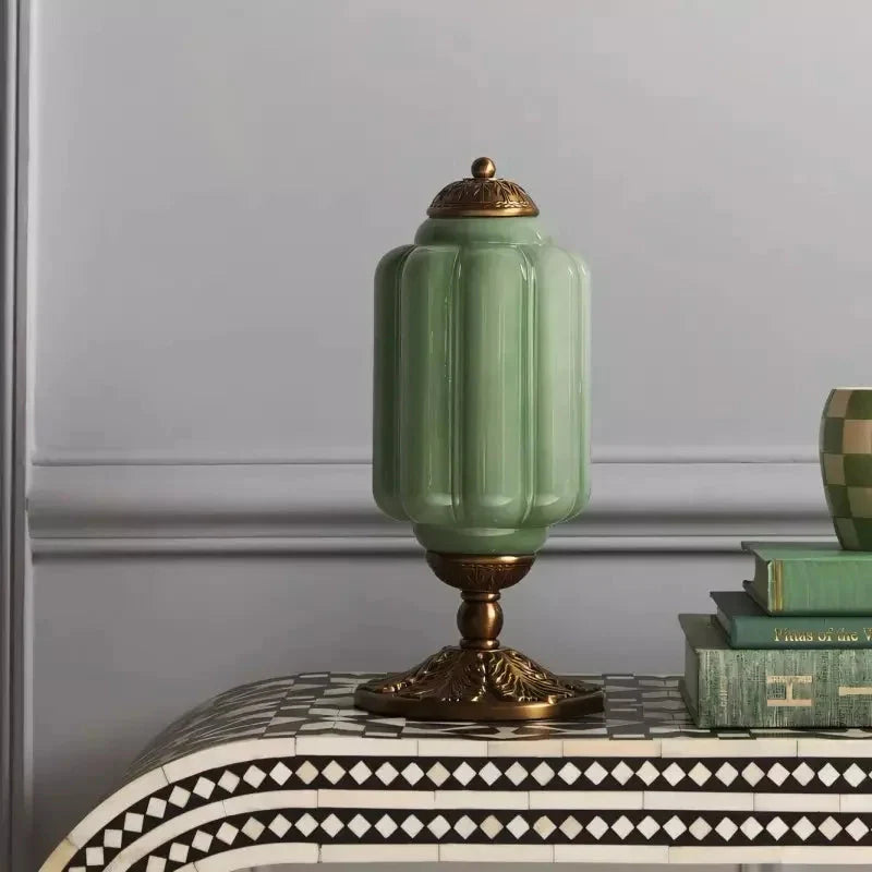 Lampe Eloise Vintage en Verre Opalin, Laiton Sculpté, H38cm