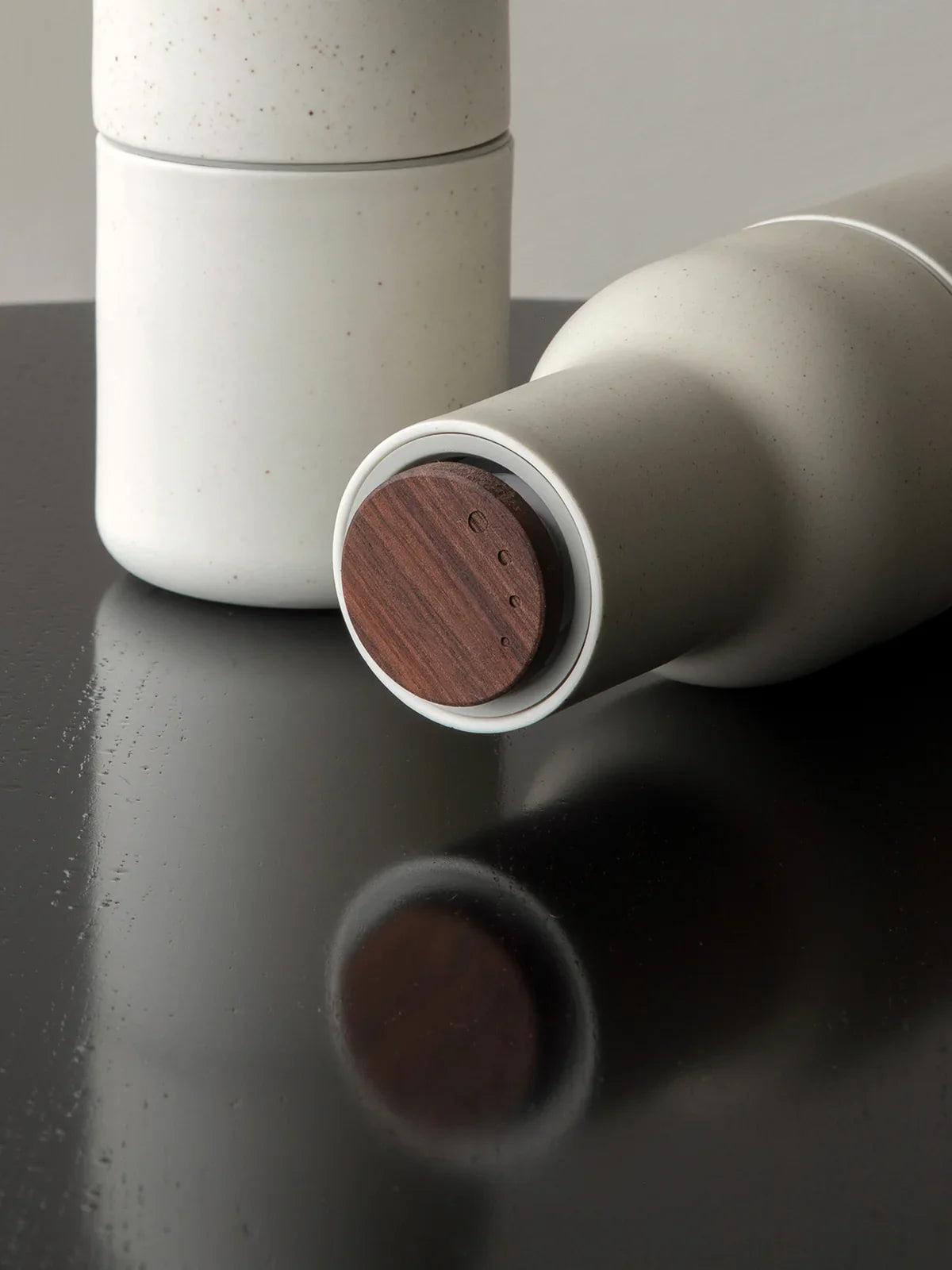 Moulin à Épices en Forme de Bouteille – Set de 2 pour Sel et Poivre avec Mécanisme Céramique