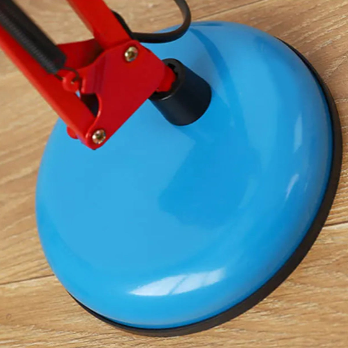 Lampe de table rétro style Memphis – Touche industrielle audacieuse pour votre intérieur