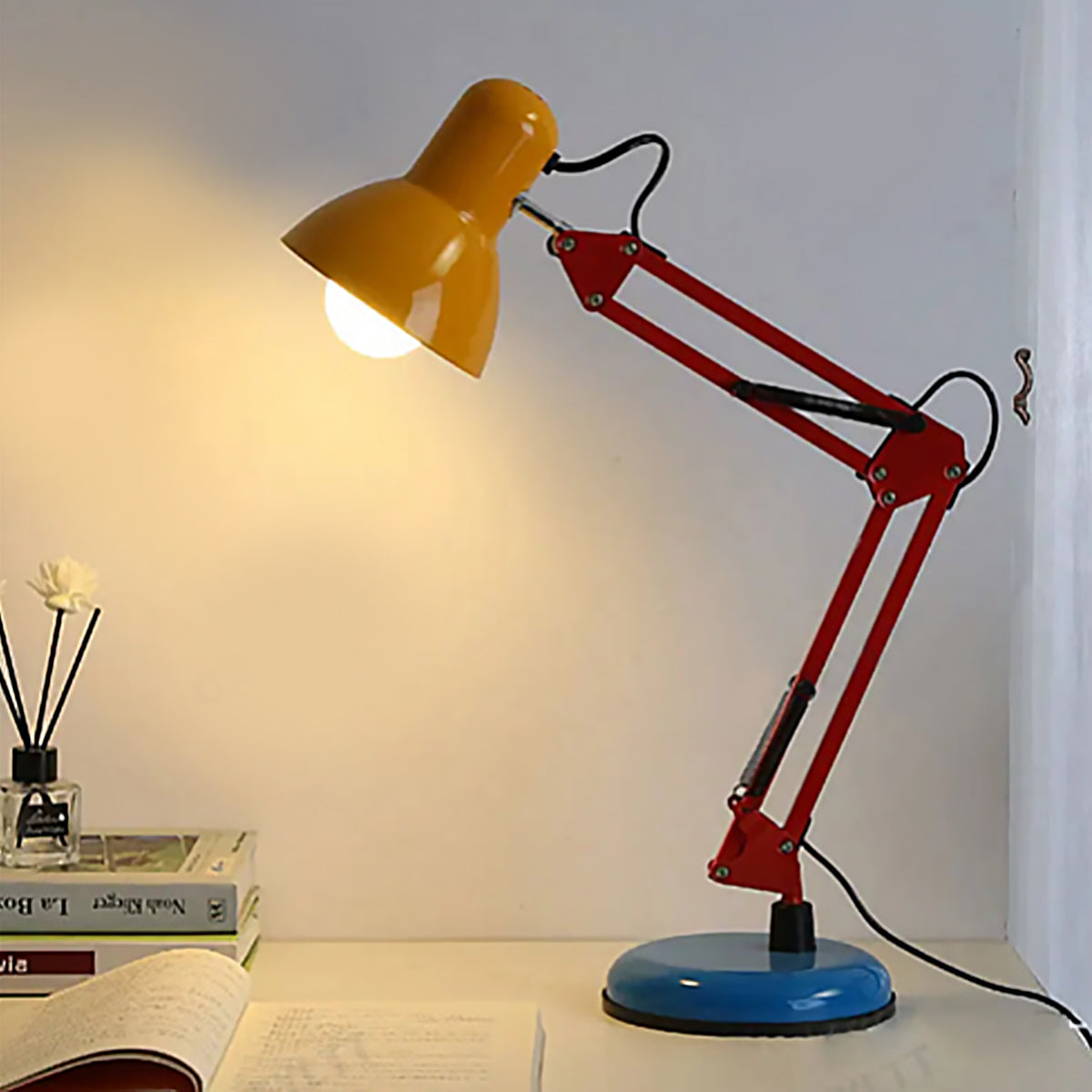 Lampe de table rétro style Memphis – Touche industrielle audacieuse pour votre intérieur
