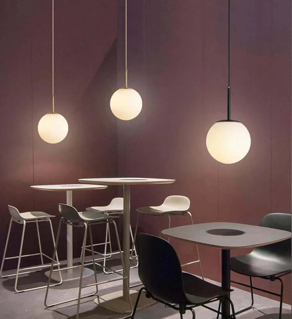 Suspension en verre Mid-Century Moderne – Élégance rétro et lumière chaleureuse