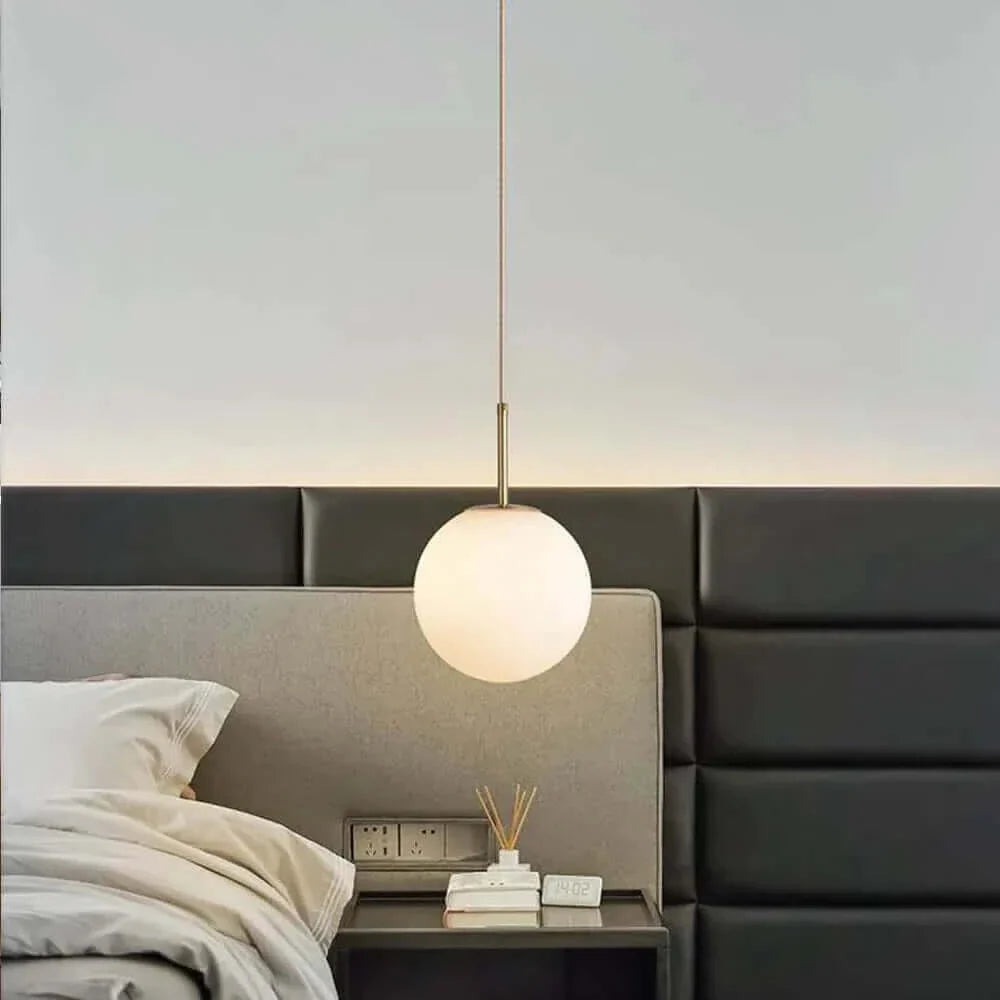 Suspension en verre Mid-Century Moderne – Élégance rétro et lumière chaleureuse