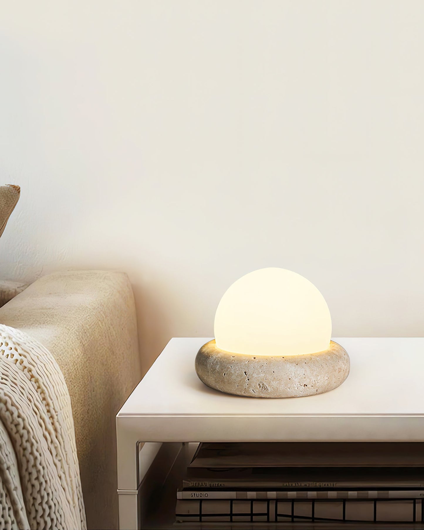 Lampe de Table LED Œuf Rechargeable sur Base en Pierre