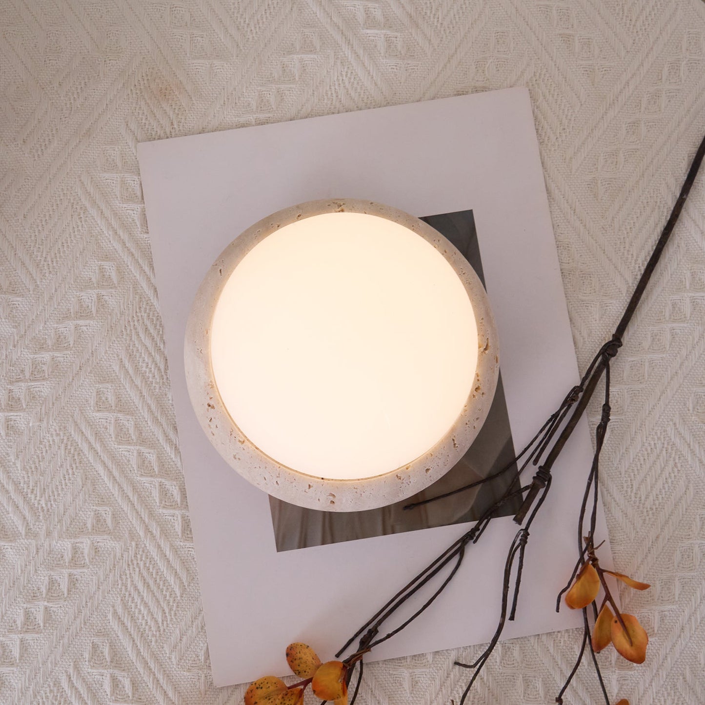 Lampe de Table LED Œuf Rechargeable sur Base en Pierre