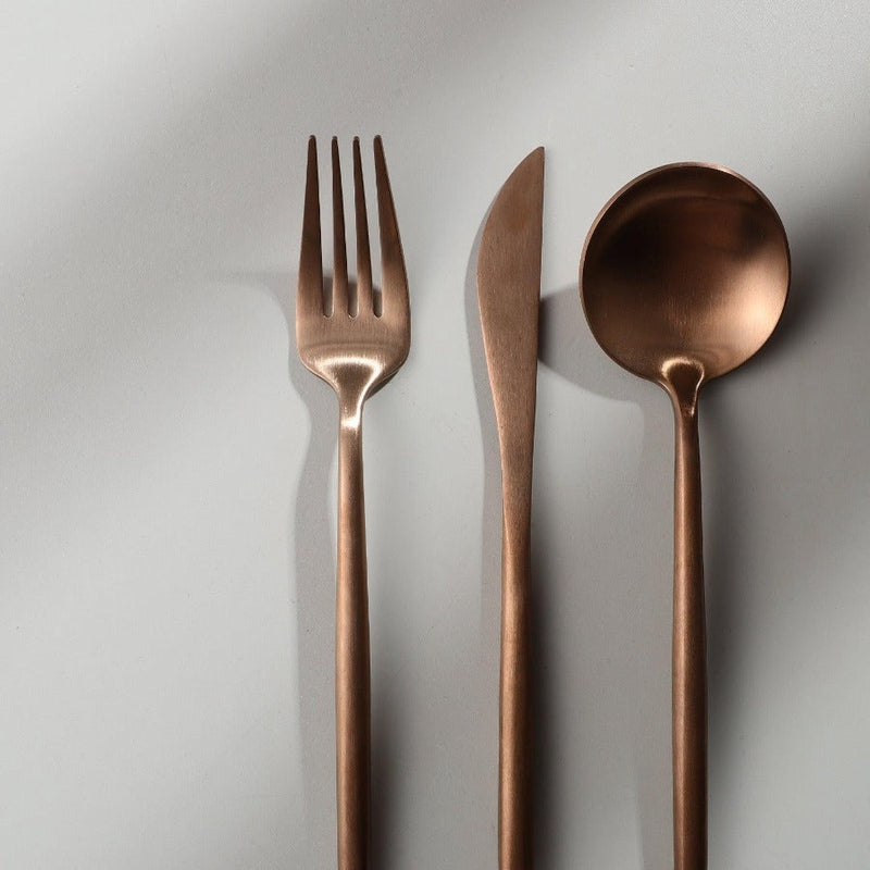 Set de couverts minimaliste - Élégance et Simplicité pour Votre Table