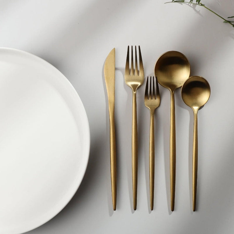 Set de couverts minimaliste - Élégance et Simplicité pour Votre Table