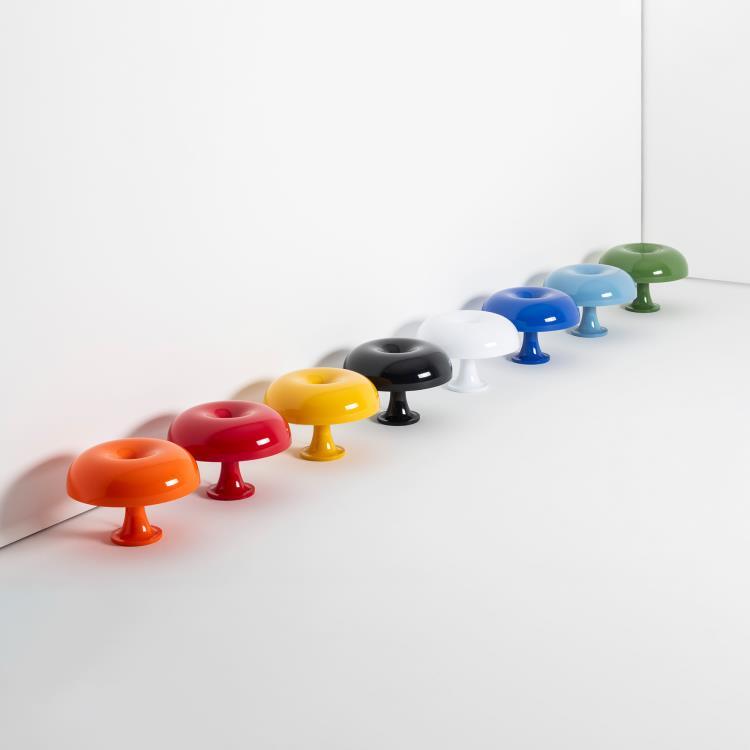 Lampe de Table Design Nessino – Une Icône Rétro au Style Futuriste