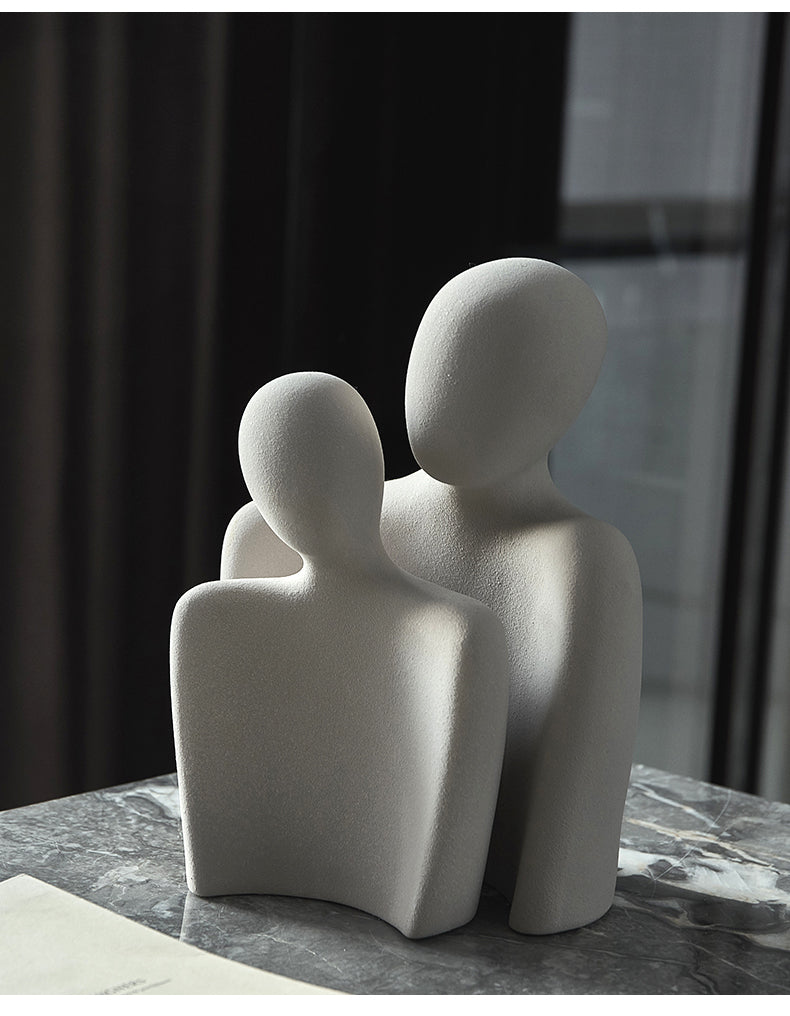 Sculpture Abstraite Couple Enlacé – Céramique Moderne & Émotionnelle pour Décoration Intérieure