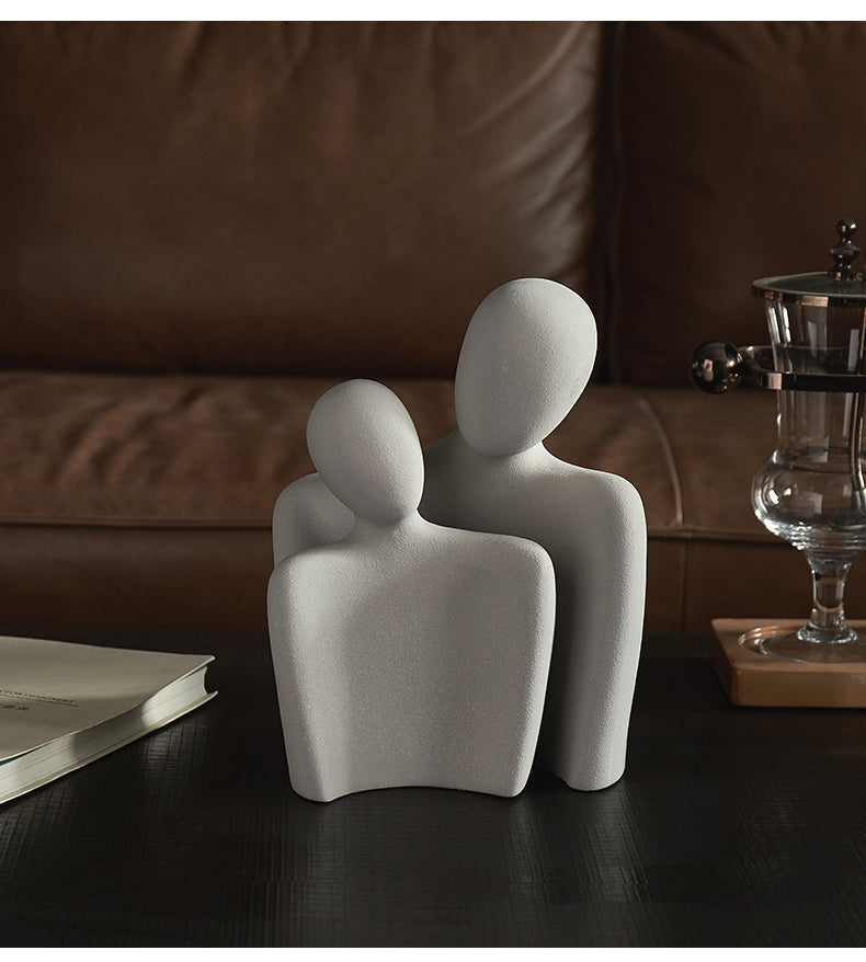 Sculpture Abstraite Couple Enlacé – Céramique Moderne & Émotionnelle pour Décoration Intérieure
