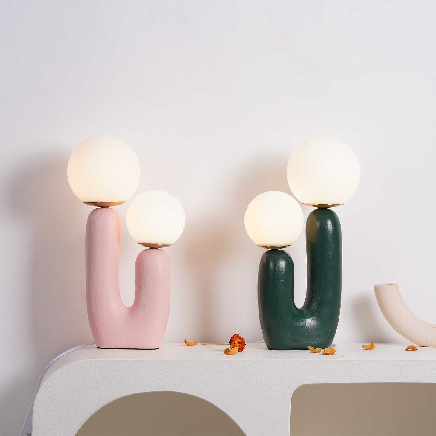Lampe de Table Oo Rough – Résine, Verre, Design Organique