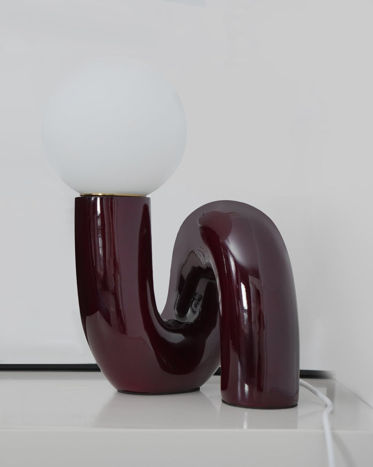 Lampe de Table Design, Verre Opale et Base Spiralée, 40 cm